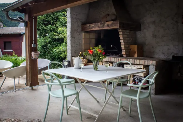Chalet Hygge Saint-Lary-Soulan vue Pyrénées - gîte grande famille - Cuisine d'été - Barbecue - Plancha